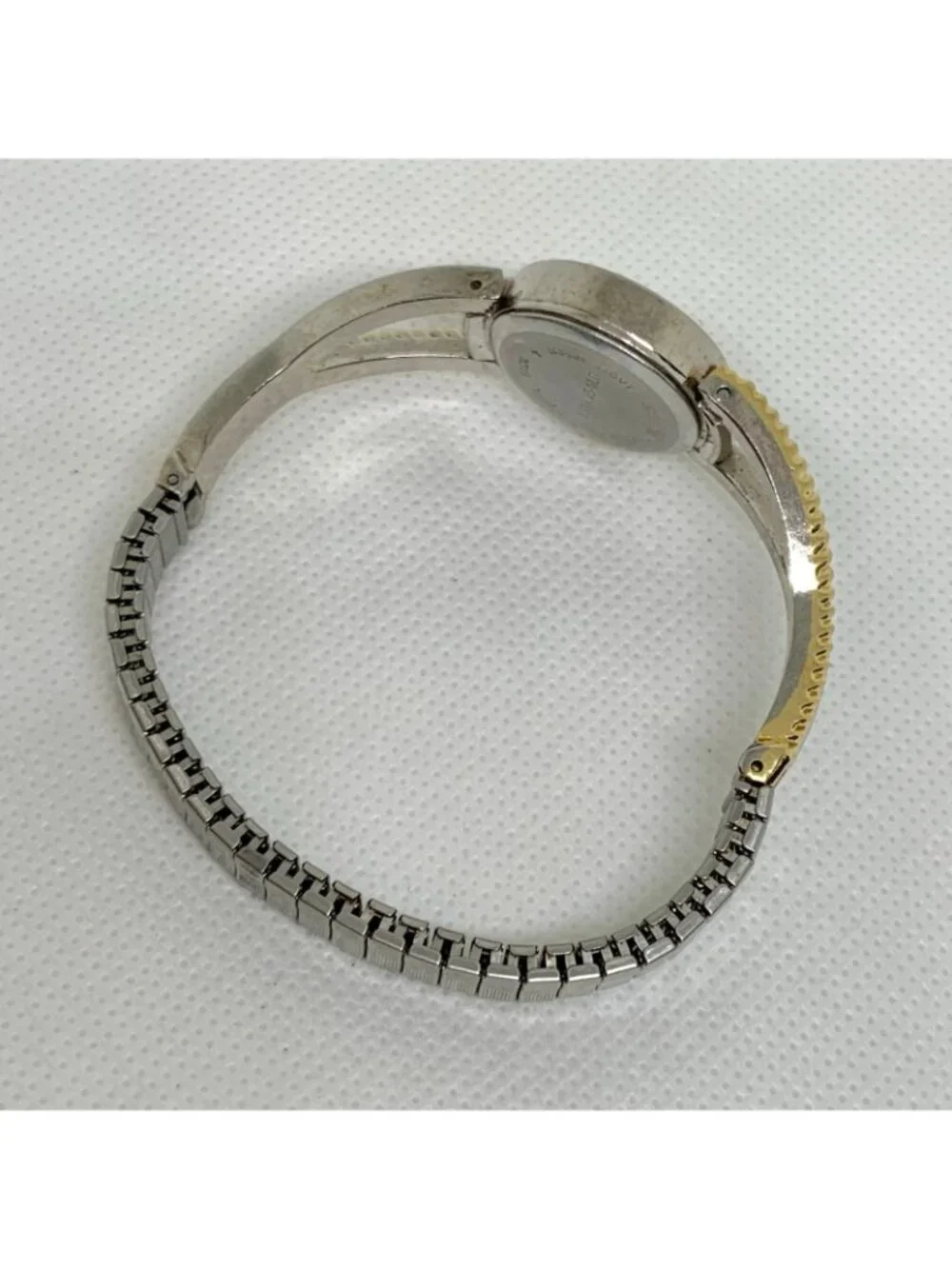 Women’s quartz watch silver gold tone 22mm stretch band  7.5” running
